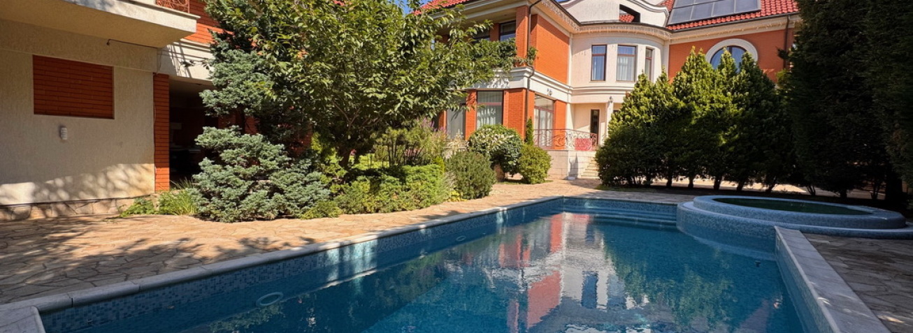 Реальна ціна елітного будинку в Одесі: як формується вартість